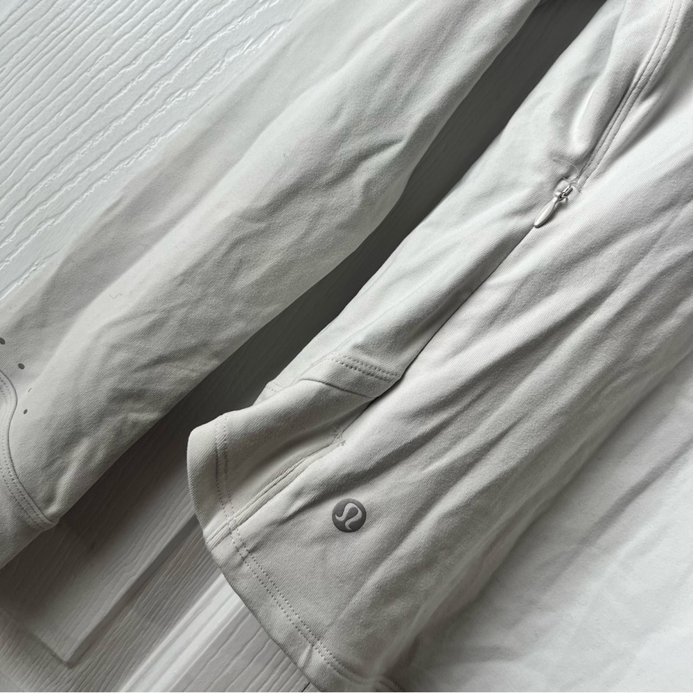 Lululemon Grey/White Mock Neck Long Sleeve Shirt Size 8 - Picture 5 of 6